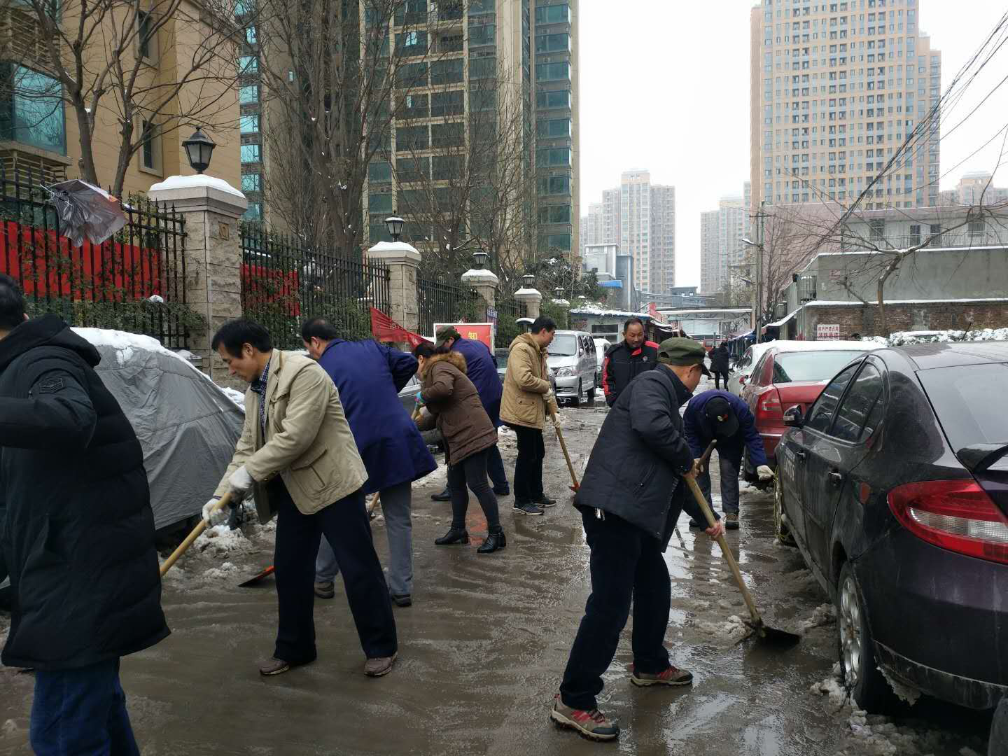“以雪为令，，御雪奋战” 西安工业投资集团再行动